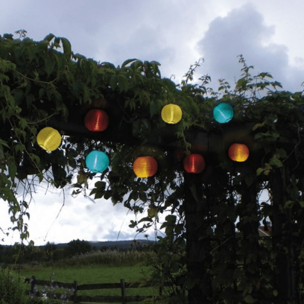 B-Ware LED Lichterkette "Festival" - kaltweiß - 10 bunte Lampions - Solar - L: 2,70m