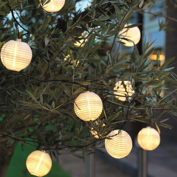 LED Solar Lichterkette LAMPION - 10 warmweiße LED - L: 4,5m - D: 7,5cm - Lichtsensor - weiß